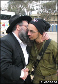 AKJV2596758.jpg